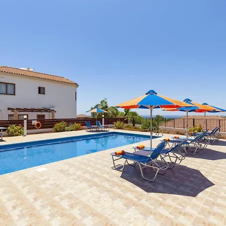 Antonia By פאהיה