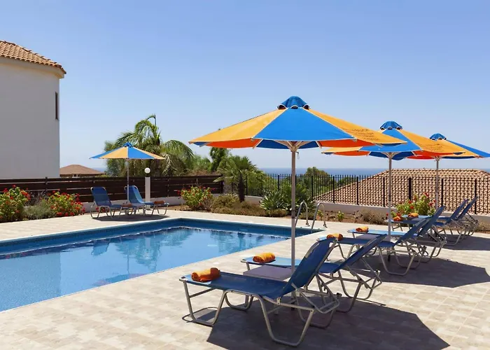 Antonia By * بييا